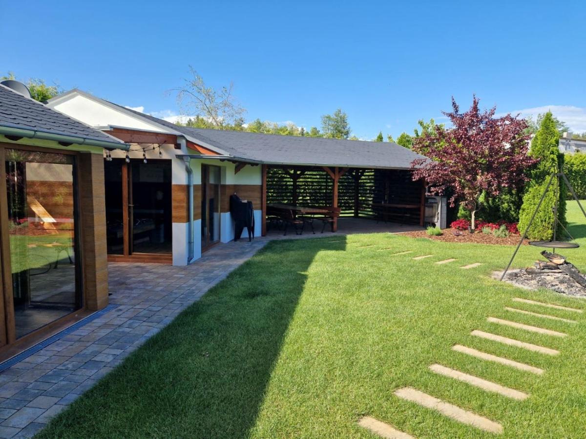 Ostoja Villa Karpicko ภายนอก รูปภาพ